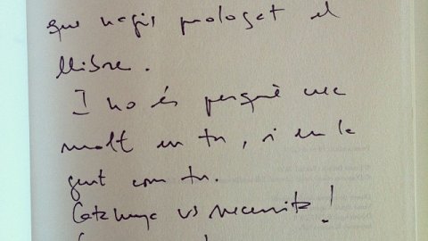 "Saül, és un honor per a mi que hagis prologat el llibre. I ho és perquè crec molt en tu i en la gent com tu. Catalunya us necessita! Gràcies Saül!" Ernest Benach, Barcelona, febrer 2010. 'Política 2.0'
