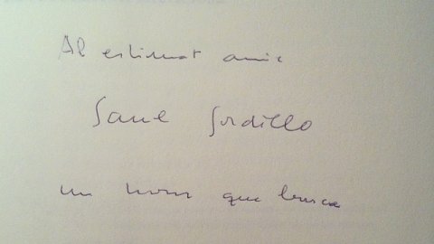 "Al estimat amic Saul Gordillo un nom que busca" Vicenç Ferrer. 2000. 'Vicente Ferrer. La revolución silenciosa'