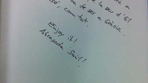 "Aquest llibre ajudarà a fer entendre que la seu d'El Periódico  ha de ser a Gràcia. Bé, com tot! Enjoy it! Abraçada Saül!" Modernet de Merda. El Manual. 03-03-2014