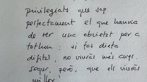 "Benvolgut Saül, tu ets dels privilegiats que sap perfectament el que hauria de ser una obvietat per a tothom: si fas dieta digital, no viuràs més anys, segur, però els viuràs millor. Gràcies per fer-me costat!" Jordi Romañach, 31-07-13, Barcelona. 'Dieta digital' 