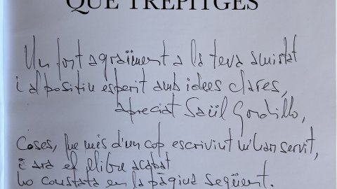 "Un fort agraïment a la teva amistat i al positiu esperit amb idees clares, apreciat Saül Gordillo, coses, que més d'un cop escrivint m'han servit, i ara el llibre acabat ho constato en la pàgina següent. Amb la meva amistat i estima en el que jo pugui, i tu necessitis". Josep Parés. 'El Sant Pol que trepitges'. Sant Pol de Mar. 04-04-21