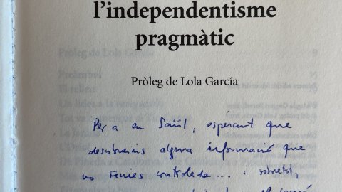 "Per a en Saül, esperant que descobreixis alguna informació que no tenies controlada... i sobretot, que ens seguim trobant en el camí de la llibertat!". Pere Aragonès. 'Pere Aragonès, l'independentisme pragmàtic'. 01-09-20