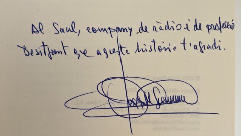 "Al Saul, company de ràdio i de professió, desitjant que aquesta història t'agradi". Josep Maria Girona. 'No me llames loca'. Barcelona. Març de 2021