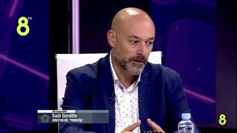 Debat d'actualitat a El Pentàgon de 8tv, amb Vicent Sanchis, Pilar Rahola, Roger Montañola, Pere Rusiñol i Saül Gordillo. El director de Principal, Saül Gordillo, presenta el nou projecte digital. Sant Just Desvern. 29 de setembre de 2022