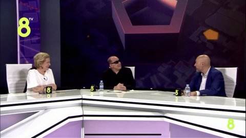 Debat d'actualitat a El Pentàgon de 8tv, amb Vicent Sanchis, Pilar Rahola, Roger Montañola, Pere Rusiñol i Saül Gordillo. El director de Principal, Saül Gordillo, presenta el nou projecte digital. Sant Just Desvern. 29 de setembre de 2022