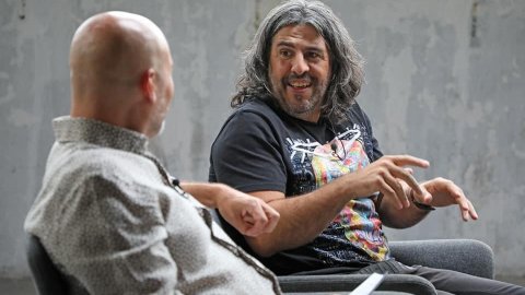 La Fábrica de Gabriel Rufián a 8tv amb l’humorista i monologuista JJ Vaquero. Intervenció del director de Principal, Saül Gordillo. Barcelona. 23 d’octubre de 2022. Foto: Elsa BS E-Vents