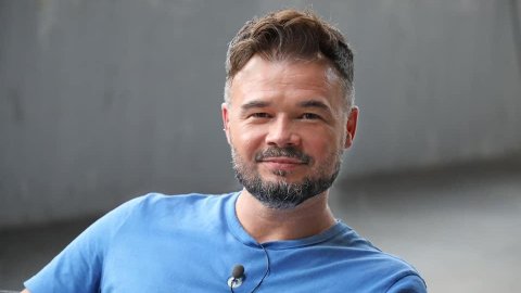 La Fábrica de Gabriel Rufián a 8tv amb l’humorista i monologuista JJ Vaquero. Intervenció del director de Principal, Saül Gordillo. Barcelona. 23 d’octubre de 2022. Foto: Elsa BS E-Vents