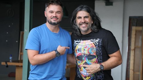La Fábrica de Gabriel Rufián a 8tv amb l’humorista i monologuista JJ Vaquero. Intervenció del director de Principal, Saül Gordillo. Barcelona. 23 d’octubre de 2022. Foto: Elsa BS E-Vents