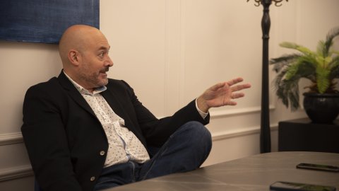 Quim Miró i Joanna Chichelnitzky entrevisten Saül Gordillo per a Comunicació 21 a la redacció de Principal. Barcelona. 19 d’octubre de 2022. Fotos: Joanna Chichelnitzky