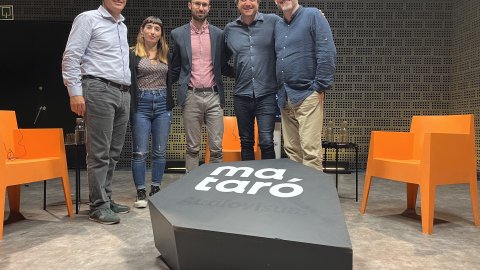 Debat d’actualitat ‘Mataró al dia’ de Televisió Mataró amb Bea Ballestín, Carlos Aguilar, Xevi Galceran i Saül Gordillo, moderat per Francesc Andrés. Mataró. 2 de novembre de 2022