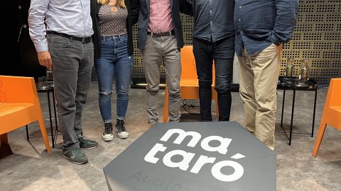 Debat d’actualitat ‘Mataró al dia’ de Televisió Mataró amb Bea Ballestín, Carlos Aguilar, Xevi Galceran i Saül Gordillo, moderat per Francesc Andrés. Mataró. 2 de novembre de 2022