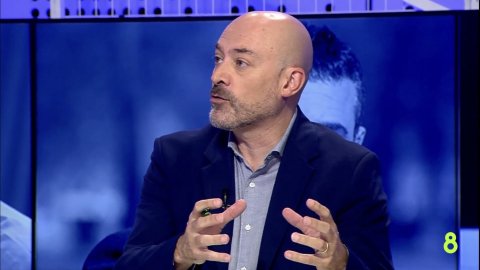 El director de Principal, Saül Gordillo, al programa OpinaCat de 8tv. Sant Just Desvern. 11 de novembre de 2022 