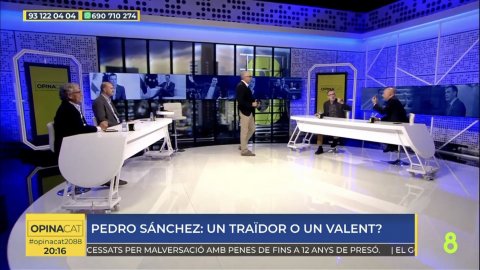 El director de Principal, Saül Gordillo, intervé al programa de 8tv OpinaCat de Carlos Fuentes sobre la derogació del delicte de sedició. Sant Just Desvern. 14 de novembre de 2022