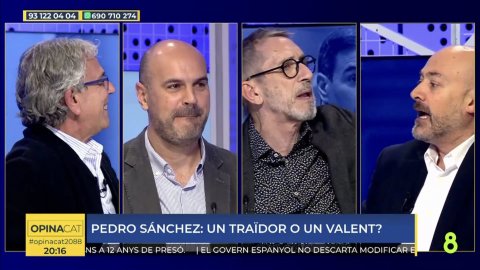 El director de Principal, Saül Gordillo, intervé al programa de 8tv OpinaCat de Carlos Fuentes sobre la derogació del delicte de sedició. Sant Just Desvern. 14 de novembre de 2022