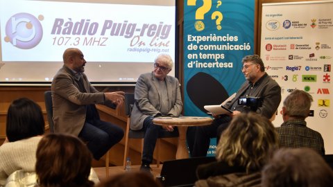 Presentació de Principal en el Fòrum 10 Comunicació de Ràdio Puig-reig, amb Jordi Margarit, Josep Genescà i el director general de Mitjans de Comunicació del Govern, Jordi del Rio. Puig-reig. 25 de novembre de 2022