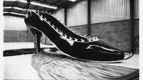 Sabata estàtua de la llibertat obra de l'artista Antoni Miralda. Palafolls. 1991