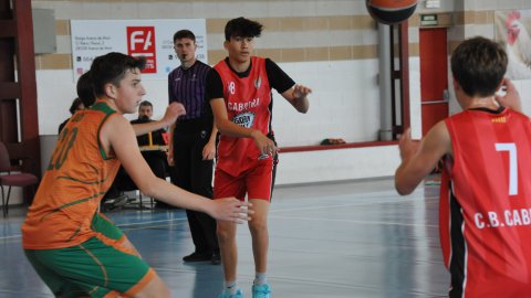 Bàsquet cadet. CB Cabrera - CB Calella B (76-32). Cabrera de Mar. 13 de maig de 2023