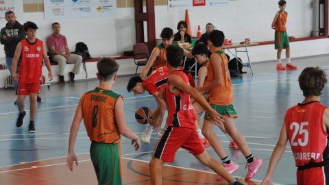 Bàsquet cadet. CB Cabrera - CB Calella B (76-32). Cabrera de Mar. 13 de maig de 2023