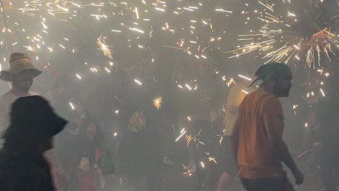 Mataró. Les Santes 2023. Desvetllament bellugós i Escapada a negra nit. Nit Boja. Matinada del 25 al 26 de juliol de 2023