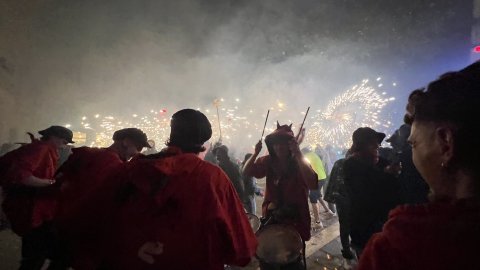 Mataró. Les Santes 2023. Desvetllament bellugós i Escapada a negra nit. Nit Boja. Matinada del 25 al 26 de juliol de 2023