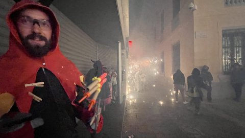 Mataró. Les Santes 2023. Desvetllament bellugós i Escapada a negra nit. Nit Boja. Matinada del 25 al 26 de juliol de 2023