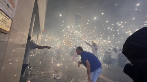 Mataró. Les Santes 2023. Desvetllament bellugós i Escapada a negra nit. Nit Boja. Matinada del 25 al 26 de juliol de 2023