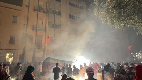 Mataró. Les Santes 2023. Desvetllament bellugós i Escapada a negra nit. Nit Boja. Matinada del 25 al 26 de juliol de 2023