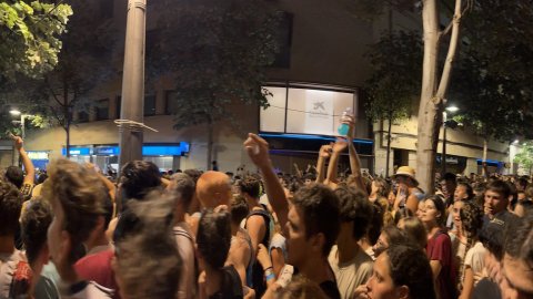 Mataró. Les Santes 2023. Desvetllament bellugós i Escapada a negra nit. Nit Boja. Matinada del 25 al 26 de juliol de 2023
