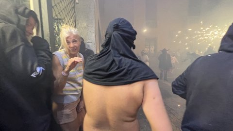 Mataró. Les Santes 2023. Desvetllament bellugós i Escapada a negra nit. Nit Boja. Matinada del 25 al 26 de juliol de 2023