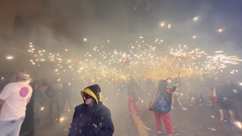 Les Santes 2023. Desvetllament bellugós i Escapada a negra nit. Nit Boja. Mataró. Matinada del 25 al 26 de juliol de 2023