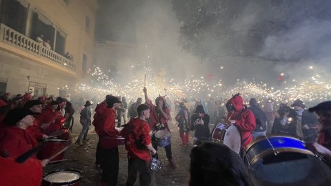 Les Santes 2023. Desvetllament bellugós i Escapada a negra nit. Nit Boja. Mataró. Matinada del 25 al 26 de juliol de 2023
