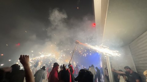 Les Santes 2023. Desvetllament bellugós i Escapada a negra nit. Nit Boja. Mataró. Matinada del 25 al 26 de juliol de 2023