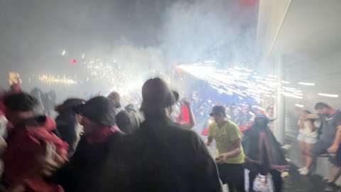 Les Santes 2023. Desvetllament bellugós i Escapada a negra nit. Nit Boja. Mataró. Matinada del 25 al 26 de juliol de 2023