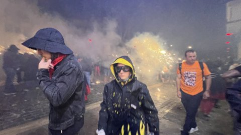 Les Santes 2023. Desvetllament bellugós i Escapada a negra nit. Nit Boja. Mataró. Matinada del 25 al 26 de juliol de 2023