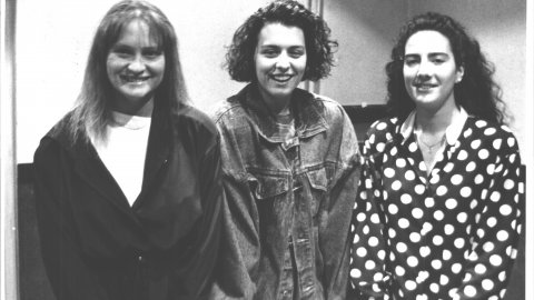 Cristina Boada, Irene Martín i Sònia Simon, aspirants a Pubilla de Cassà de la Selva. 1992. Foto: Saül Gordillo (El Punt)
