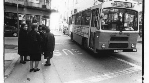 Autobusos urbans de Blanes. 1992. Foto: Saül Gordillo (El Punt)