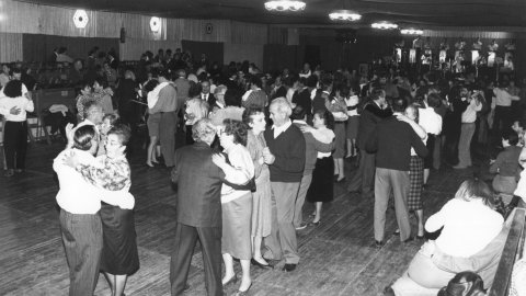 Ball de la festa de Sant Martí. Arenys de Munt. 1992. Foto: Saül Gordillo (El Punt)