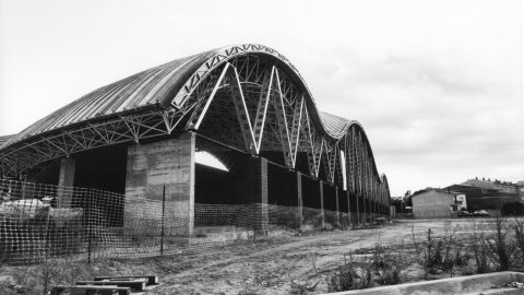 Pavelló poliesportiu de Palafolls, obra de l'arquitecte japonès Arata Isozaki (1931-2022). 1992. Foto: Saül Gordillo (El Punt) 
