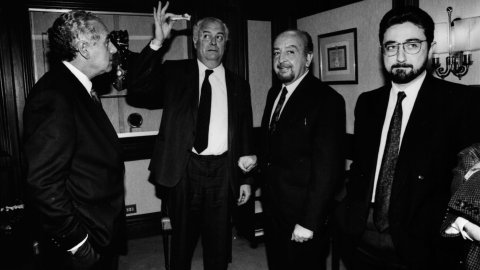 El conseller d'Indústria de la Generalitat, Antoni Subirà, en un acte a les comarques gironines. 1992. Foto: Saül Gordillo (El Punt)