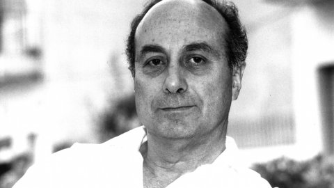 Francesc Frutos, secretari general del Partit Comunista d'Espanya i candidat d'Izquierda Unida a la presidència del govern espanyol, a Calella. 1993. Foto: Saül Gordillo (El Punt)
