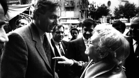 El primer secretari del PSC i candidat a la presidència de la Generalitat, Raimon Obiols i Germà (1940), en un acte de campanya a Arenys de Mar. 1992. Foto: Saül Gordillo (El Punt)
