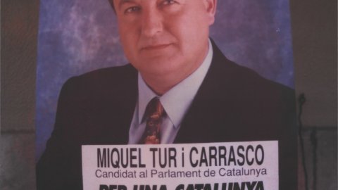 Cartell electoral de Miquel Tur i Carrasco, del PP, a Calella. 1992. Foto: Saül Gordillo (El Punt)