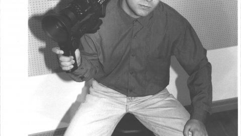 Miquel Pujol, coordinador de Calella TV. Calella. 1993. Foto: Saül Gordillo (El Punt)