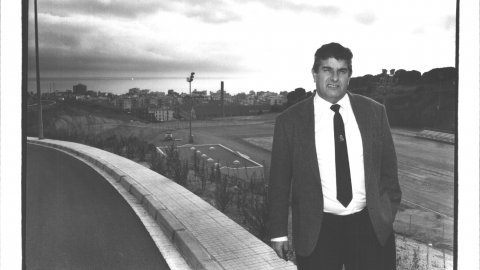 Joaquim Rey (CiU), alcalde de Calella i president del Consell Comarcal del Maresme, a la Muntanyeta. Calella. 1993. Foto: Saül Gordillo (El Punt)