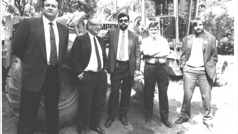 Candidats a l'alcaldia de Calella, a les eleccions municipals del 1991. D'esquerra a dreta, Miquel Tur (PP), Frederic Forest (ERC), Manel Pujol (PSC), Joaquim Rey (CiU) i Joan Juhé (ICV), al càmping La Granja de Calella. Foto: Saül Gordillo