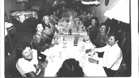 Alumnes de l'escola de ceràmica d'Àngels Miret, de Calella. 1992. Foto: Saül Gordillo (El Punt)
