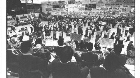 Aplec de Malgrat de Mar, al pavelló poliesportiu. 1992. Foto: Saül Gordillo (El Punt)