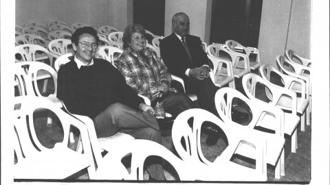 Josep Nogueras, Maria Rosa Surís i Àngel Badalló, d'esquerra a dreta, membres de la junta rectora i president de la Cooperativa L'Amistat de Calella. 1992. Foto: Saül Gordillo (El Punt)