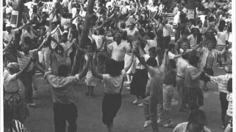 Aplec de Calella, Aplec Pairal de Catalunya, al Parc Dalmau de Calella. 1991. Foto: Saül Gordillo (El Punt)