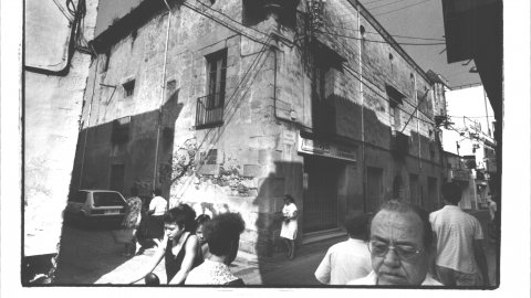 Edifici de la Cooperativa de Malgrat de Mar. 1992. Foto: Saül Gordillo (El Punt)